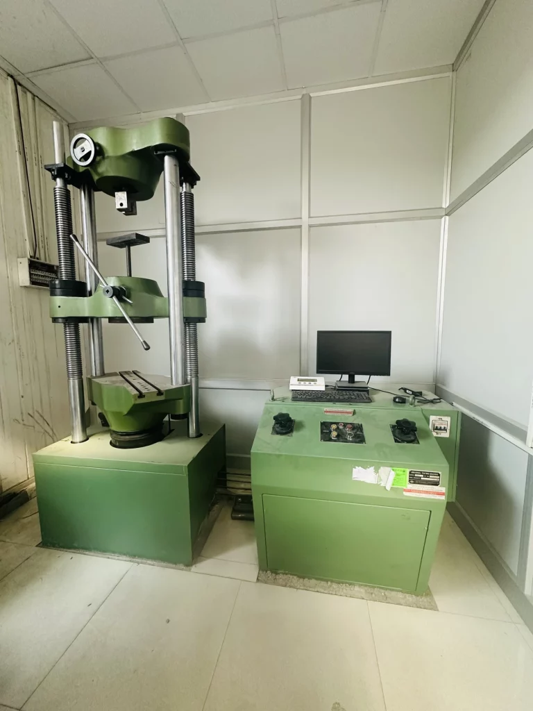 Universal testing machine for scaffolding steel props, clamps, and construction material strength testing